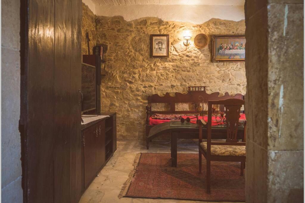 The Royal Stonehouse : Sophia Villa Vasiliki  ภายนอก รูปภาพ