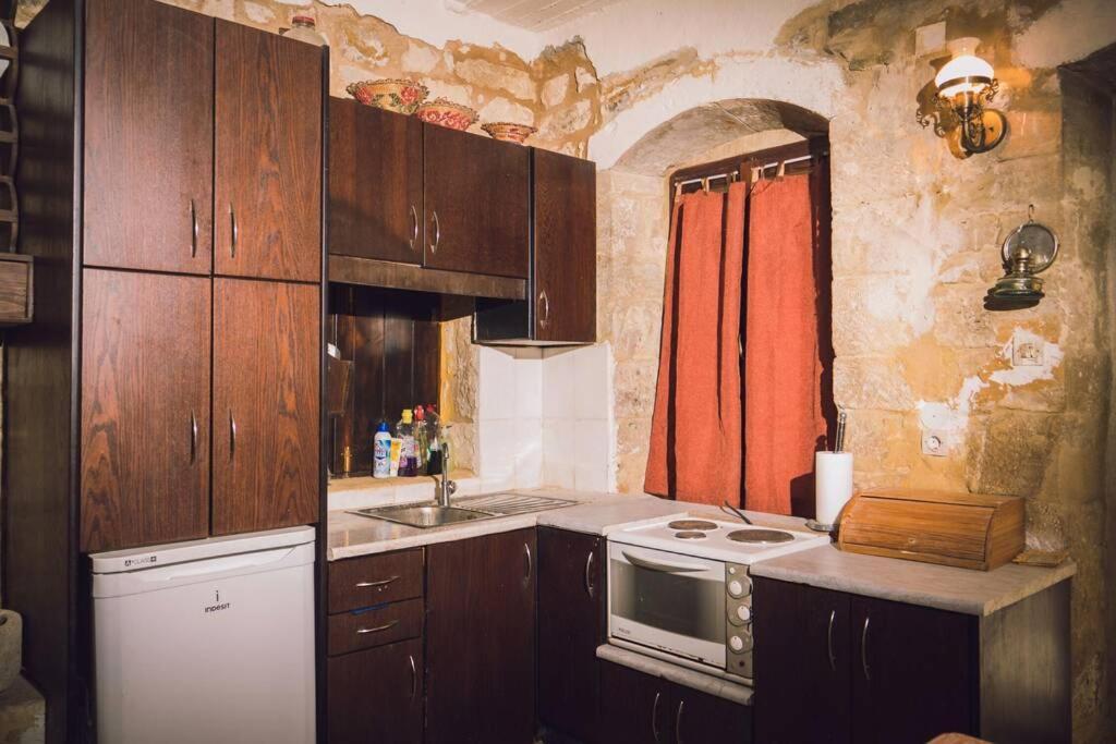 The Royal Stonehouse : Sophia Villa Vasiliki  ภายนอก รูปภาพ